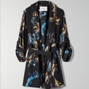Aritzia Kahlo mid robe BRAND NEW